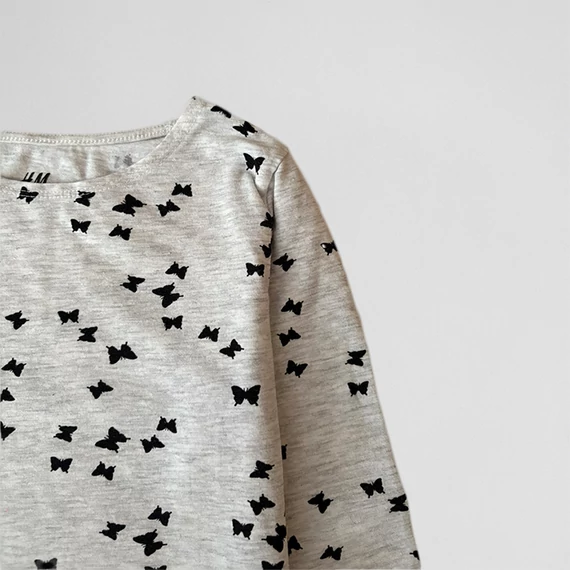 H&M - Lány hosszú ujjú felső, szürke, pillangós (110-116)