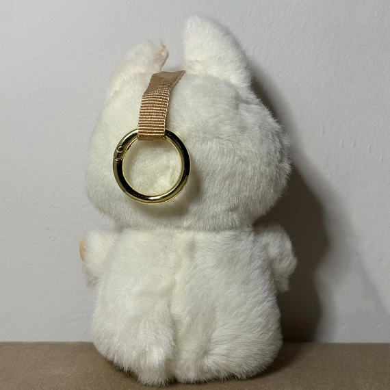 Labubu stílusú plüssfigura - fehér, puha bundával, 15 cm